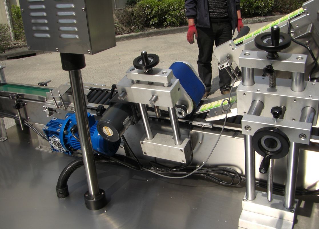 Horizontal Lipstick Lip Balm Paper Tube Labeling Machine Servo Motor